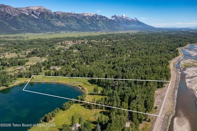 Set on the West Bank of the Snake River in Wilson, this 9 - photo 2