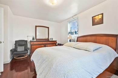 Beautifully renovated top-floor one-bedroom co-op in the heart - photo 11