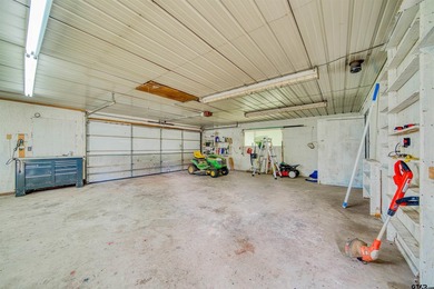 Adorable log cabin on beautiful Lake Winnsboro nestled in a - photo 13