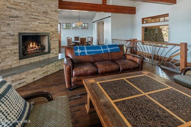 PRIVATE LAKEVIEW RETREAT IN PRESTIGIOUS BLACK ROCK. Tucked away - photo 14