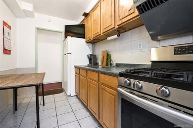 Beautifully renovated top-floor one-bedroom co-op in the heart - photo 14