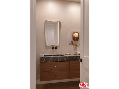 Modern Traditional, fresh and completely renovated in 2022 - photo 16