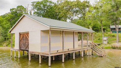 Adorable log cabin on beautiful Lake Winnsboro nestled in a - photo 16
