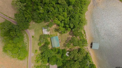 Adorable log cabin on beautiful Lake Winnsboro nestled in a - photo 18