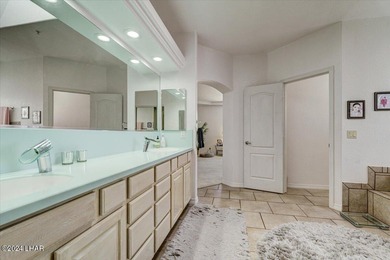 This stunning pool home with Great Views offers the perfect - photo 19