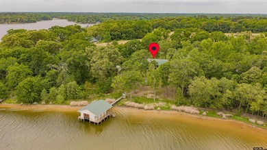 Adorable log cabin on beautiful Lake Winnsboro nestled in a - photo 20