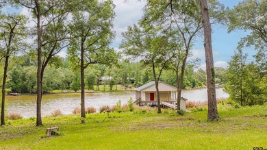 Adorable log cabin on beautiful Lake Winnsboro nestled in a - photo 22