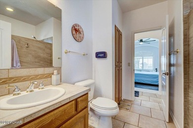 This stunning pool home with Great Views offers the perfect - photo 24