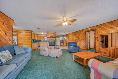 Adorable log cabin on beautiful Lake Winnsboro nestled in a - photo 25
