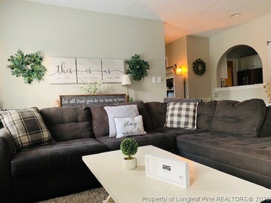 Welcome to 352 Gray's Lane, White Lake. Sitting pretty at a - photo 8