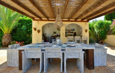 Luxury 4 bedroom villa with pool located in Javea - photo 17