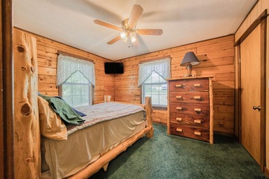 Adorable log cabin on beautiful Lake Winnsboro nestled in a - photo 37