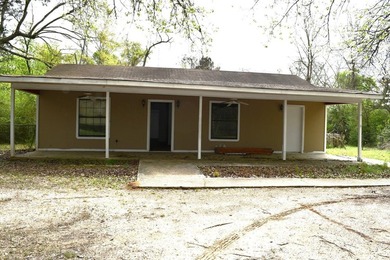 Great investor or first time owner home. Huge front yard to play - photo 3