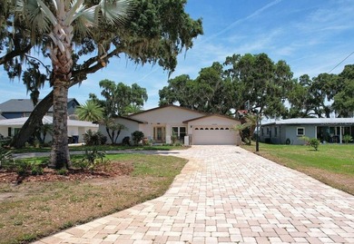 Lake Ariana Home For Sale in Auburndale Florida