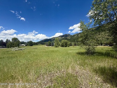 This oversized 1+ acre lot sits right in the heart of it all! - photo 1