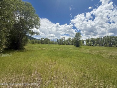 This oversized 1+ acre lot sits right in the heart of it all! - photo 5