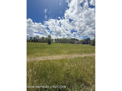 This oversized 1+ acre lot sits right in the heart of it all! - photo 9
