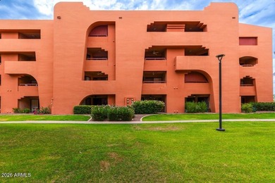 Beautifully remodeled condominium with stunning views of a - photo 25