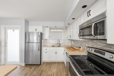 Beautifully remodeled 2-bedroom, 2-bath Intracoastal residence