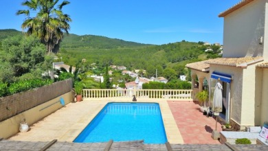 Luxury 4 bedroom villa with pool located in Javea - photo 16