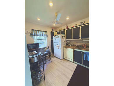 Beautiful corner-unit condo located in the desirable 55+ - photo 31