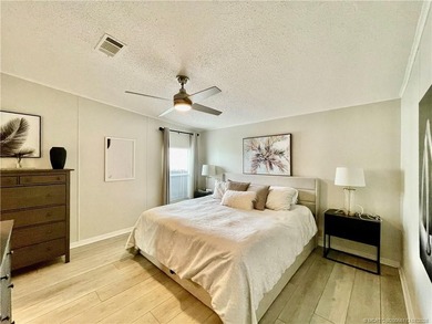 Beautiful RARE 3 BEDROOM home. 1792 SqFt. Gorgeously remodeled! - photo 32