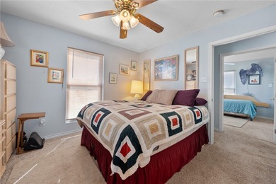 Charming 2 bedroom, 1 bath, coastal home located on 3 lots in - photo 16