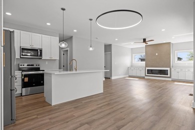 Welcome to 91 Hidden View Drive--where modern design meets - photo 5