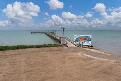 Charming 2 bedroom, 1 bath, coastal home located on 3 lots in - photo 27