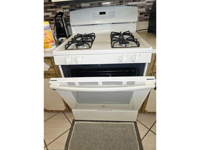 Spotless and Move-in-Ready! This pristine turn-key 2 BR / 2 BA / - photo 27