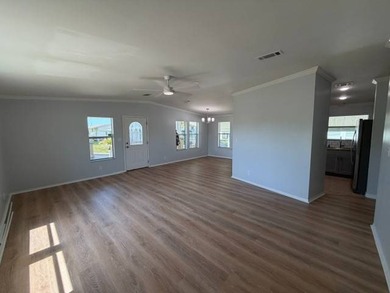 Welcome home to this beautifully updated 2006 Palm Harbor - photo 5