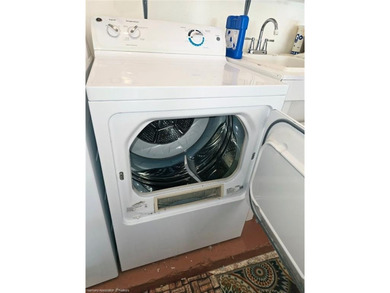 Spotless and Move-in-Ready! This pristine turn-key 2 BR / 2 BA / - photo 37