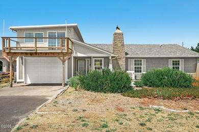 Coastal Living at Its Best in Bayshore! Discover the relaxed - photo 3
