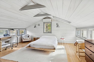 A breezy beach cottage made for unhurried days in East Hampton's - photo 12