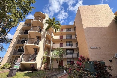 Convenient first-floor 2 bedroom, 2 bath split-plan condo with - photo 15