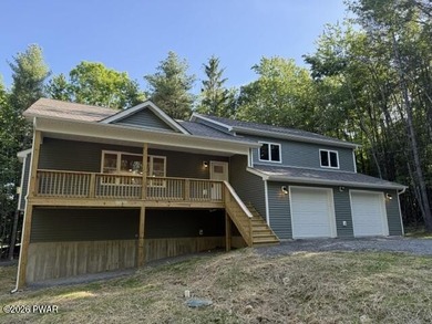 CUSTOM NEW CONSTRUCTION CONTEMPORARY SPLIT-LEVEL IN POCONO - photo 2