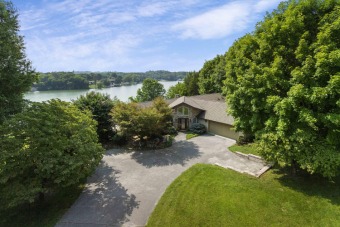 Lake Home Off Market in Friendsville, Tennessee