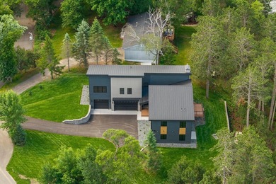 There are a handful of properties on Gull Lake where the setting - photo 9
