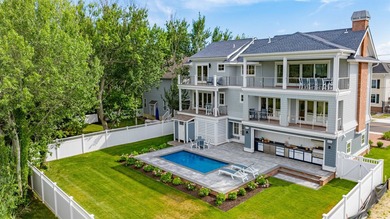 Stunning new construction located in downtown Cape May. This - photo 2