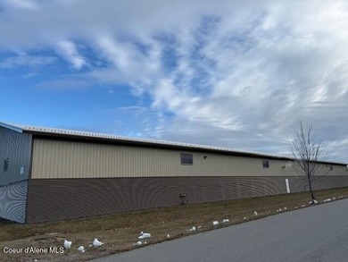 This 48,000 SqFt warehouse building is in excellent condition - photo 3