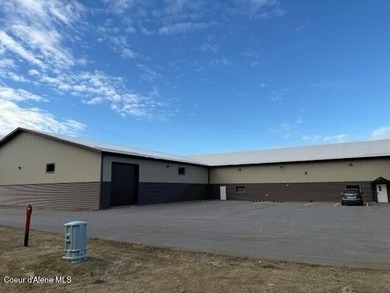 This 48,000 SqFt warehouse building is in excellent condition - photo 5
