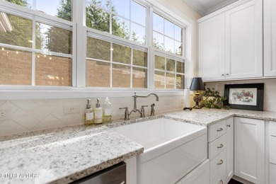 Back on the market due to Buyer's financing! Beautiful 4-bedroom - photo 11