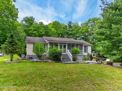 COUNTRY CHARM MEETS MODERN COMFORT IN THIS INVITING FARMHOUSE - photo 2
