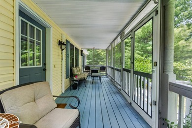 COUNTRY CHARM MEETS MODERN COMFORT IN THIS INVITING FARMHOUSE - photo 4