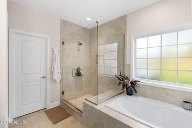Back on the market due to Buyer's financing! Beautiful 4-bedroom - photo 18