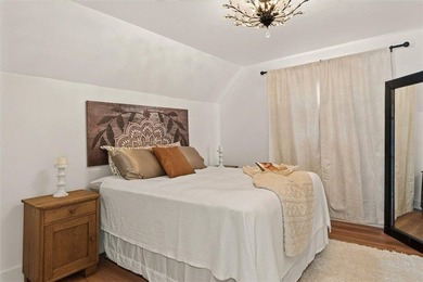 Stunning remodeled home, move right in and enjoy having all of - photo 20