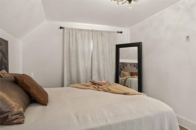 Stunning remodeled home, move right in and enjoy having all of - photo 21