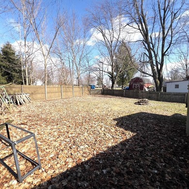 Charming 2-story home offering 3 bedrooms and 2 bathrooms, (one - photo 22