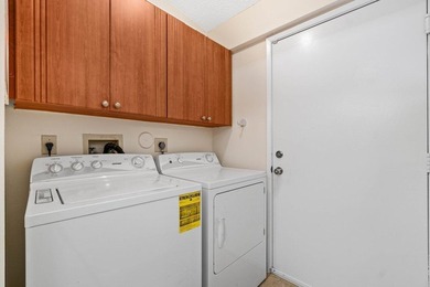 Lovely 2 beds/2 bath villa in beautiful gated 55+ Whisper Walk! - photo 22