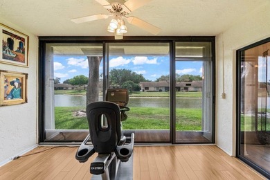 Lovely 2 beds/2 bath villa in beautiful gated 55+ Whisper Walk! - photo 24